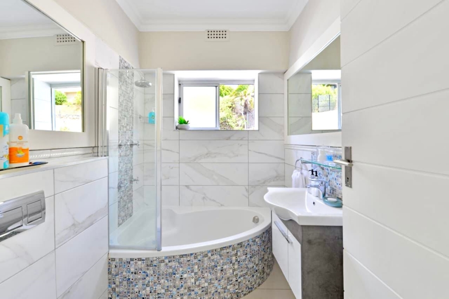 To Let 2 Bedroom Property for Rent in Bantry Bay Western Cape